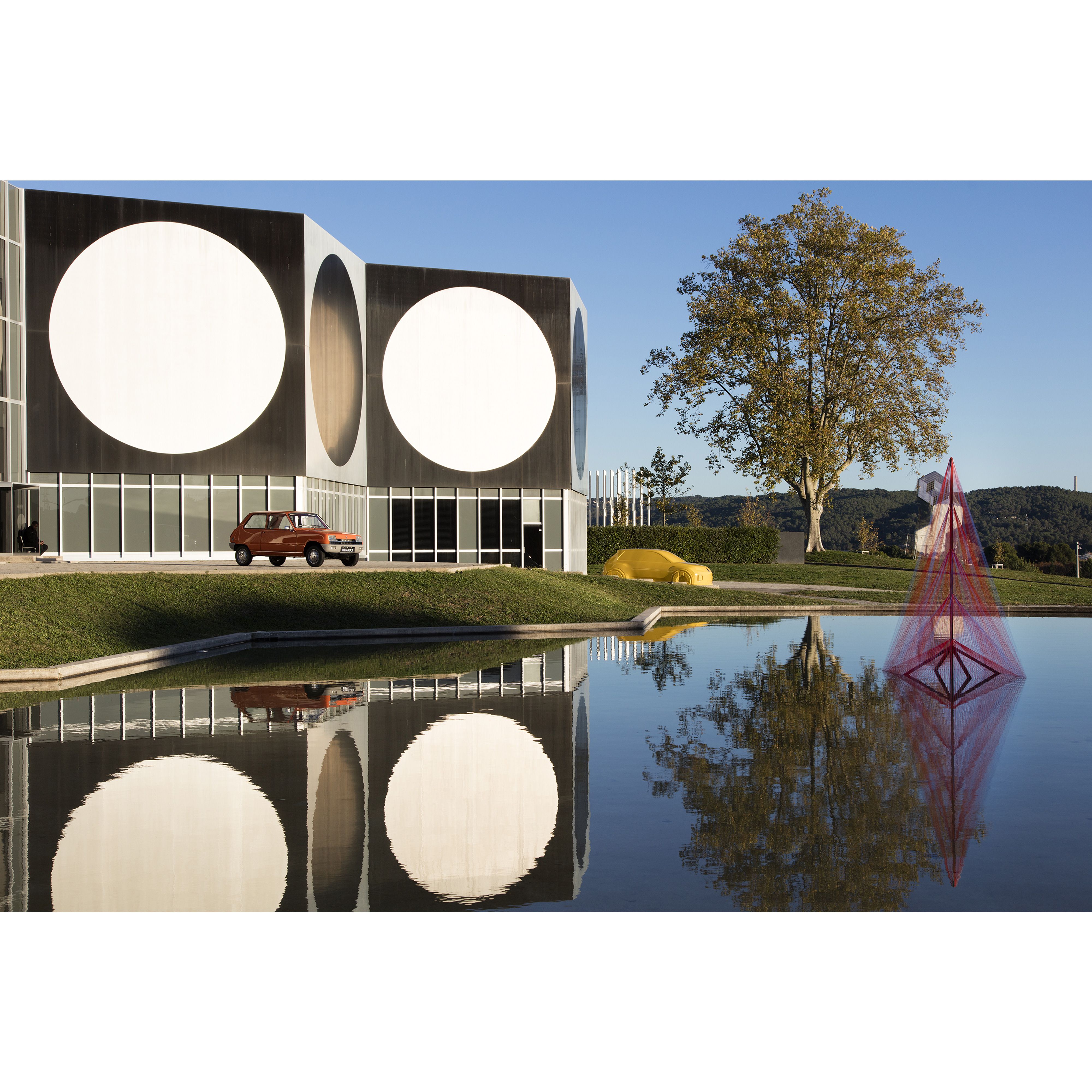 Renault logo : The diamond pattern designed by Vasarely