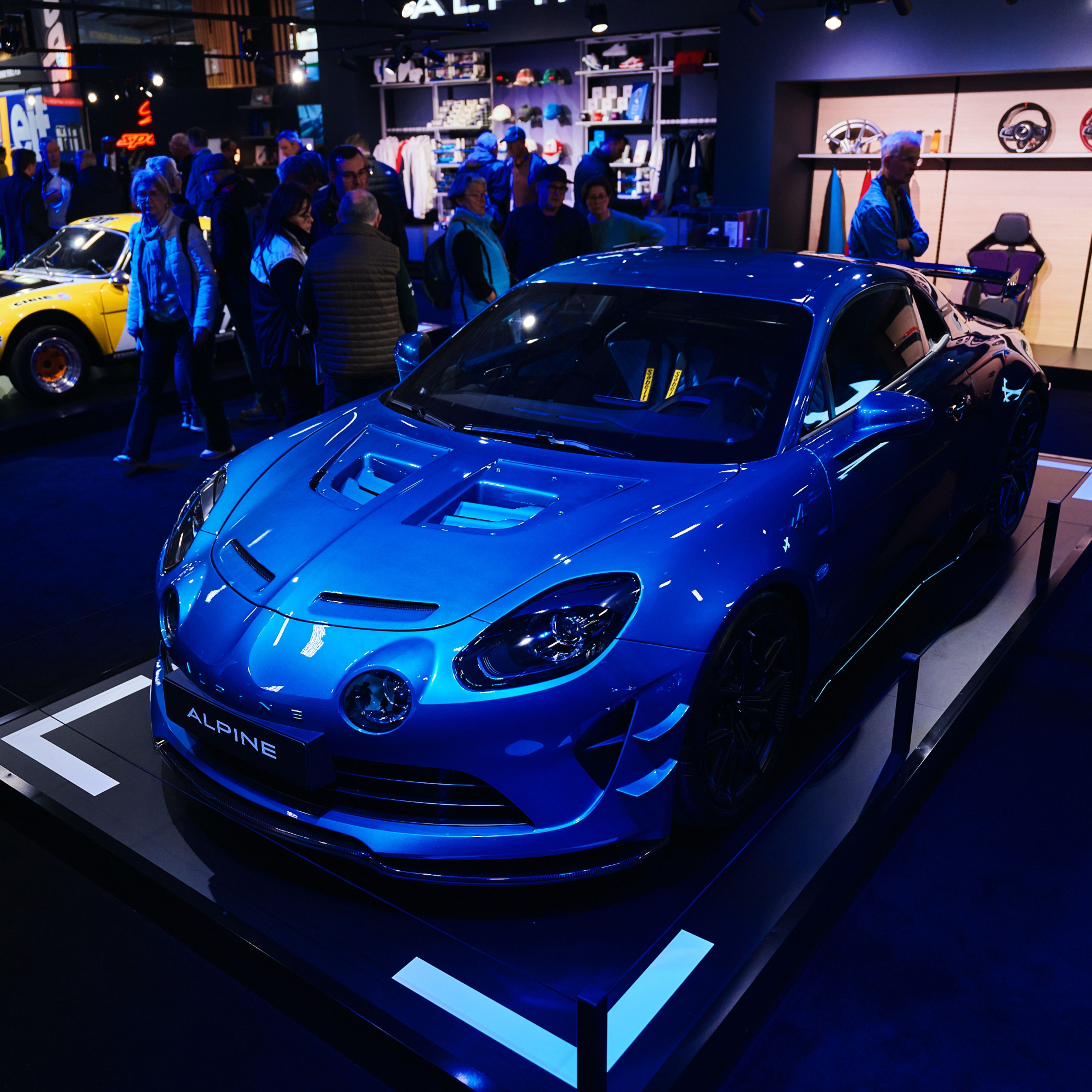 Renault and Alpine showcased their iconic models at Rétromobile